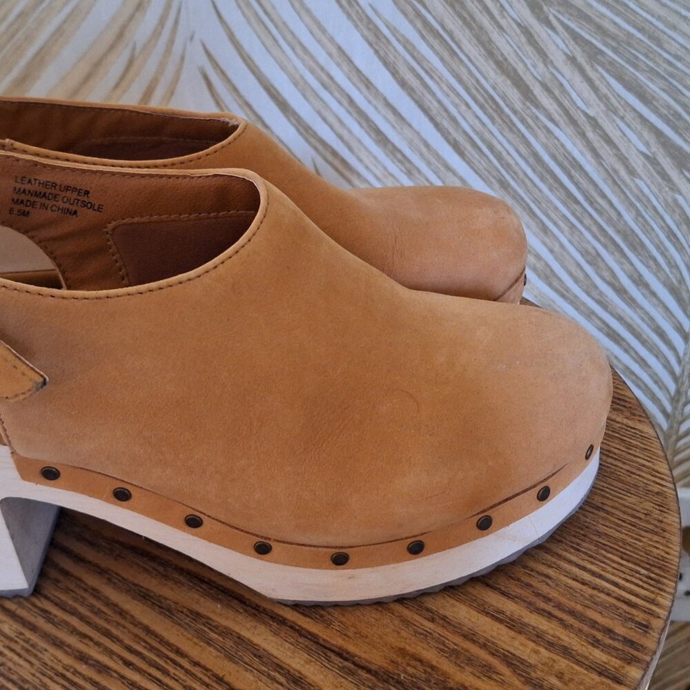 Loft Platform Clogs